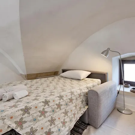 Mesagnesi 6 - Loft Centro Storico Sit アパート